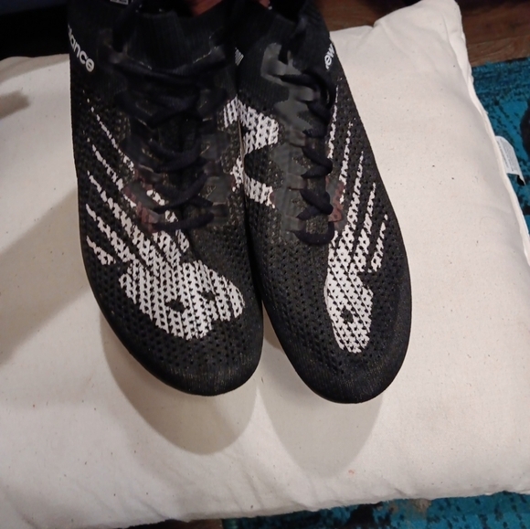 New Balance Black and White Athletic Shoes Racing Track Size 7 main image 8